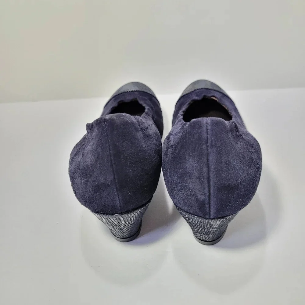 Agl Attilio Giusti Leombruni Cap Toe snake print suede wedge pump heel s…
